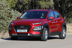 Hyundai Kona 1.0 T-GDI 88 kW (120 CV) 4x2 Klass Todo terreno Pulse Red Exterior Frontal-Lateral 5 puertas