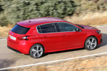 Peugeot 308 1.2 PureTech 130 CV GT Line Turismo Rojo Ultimate Exterior Cenital-Posterior-Lateral 5 puertas