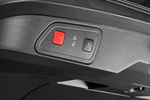 Peugeot 3008 1.2 PureTech 130 S&S GT Line (Pack cuero) Todo terreno Interior Tirador port&oacute;n del maletero 5 puertas