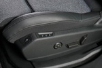 Peugeot 3008 1.2 PureTech 130 S&S Allure Todo terreno Interior Mandos regulaci&oacute;n asientos 5 puertas