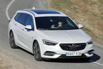Opel Insignia 2.0 CDTi Start & Stop Turbo D 125 kW (170 CV) AT8  Sports Tourer Exclusive Turismo familiar Blanco Ol&iacute;mpico Exterior Frontal-Lateral 5 puertas
