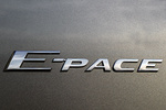Jaguar E-PACE P300 AWD Auto HSE R-Dynamic con Black Pack Todo terreno Corris Grey Exterior Anagrama 5 puertas