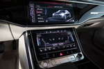 Audi A8 A8 50 TDI quattro triptonic 210 kW (286 CV) Gama A8 L Turismo Gris Terra Interior Pantalla del sistema multimedia 4 puertas