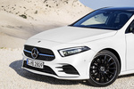 Mercedes-Benz Clase A Gama Clase A AMG Line Paquete Night Turismo Exterior Lateral-Frontal 5 puertas