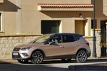 SEAT Arona 1.0 EcoTSI 85 kW (115 CV) DSG 7 vel. Start/Stop Xcellence Todo terreno Mystic con techo gris Exterior Lateral 5 puertas