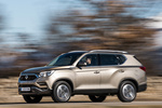 SsangYong Rexton D22 DTR 4x4 Aut. Limited 7 plazas Todo terreno Sabbia beige Exterior Frontal-Lateral 5 puertas