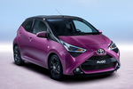 Toyota Aygo x-cite Turismo Magenta Exterior Lateral-Frontal 5 puertas