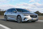 Opel Insignia 2.0 Diesel BiTurbo Sports Tourer GSi Turismo familiar Plata Blade Exterior Lateral-Frontal 5 puertas