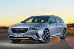Opel Insignia 2.0 Diesel BiTurbo Sports Tourer GSi Turismo familiar Plata Blade Exterior Frontal-Lateral 5 puertas