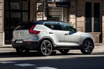 Volvo XC40 T5 AWD R-Design Todo terreno Crystal White Metallic  Exterior Posterior-Lateral 5 puertas