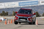 Mitsubishi Eclipse Cross 150T 2WD Motion Todo terreno Rojo Diamante Exterior Frontal-Lateral 5 puertas