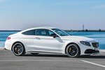 Mercedes-Benz Clase C AMG C 63 S Coup&eacute; AMG Coup&eacute; Designo Diamond White Bright Exterior Lateral-Frontal 2 puertas