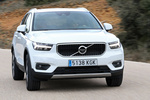 Volvo XC40 T5 AWD Momentum Todo terreno Blanco S&oacute;lido Exterior Lateral-Frontal 5 puertas