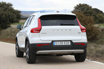 Volvo XC40 T5 AWD Momentum Todo terreno Blanco S&oacute;lido Exterior Lateral-Posterior 5 puertas