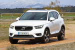 Volvo XC40 T5 AWD Momentum Todo terreno Blanco S&oacute;lido Exterior Frontal-Lateral 5 puertas