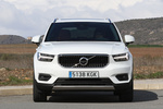 Volvo XC40 T5 AWD Momentum Todo terreno Blanco S&oacute;lido Exterior Frontal 5 puertas