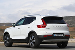 Volvo XC40 T5 AWD Momentum Todo terreno Blanco S&oacute;lido Exterior Lateral-Posterior 5 puertas