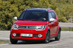 Suzuki Ignis 1.2 SHVS GLX Todo terreno Rojo Fervent S&oacute;lido Exterior Frontal-Lateral 5 puertas