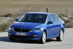 Skoda Octavia 1.0 TSI 115 CV DSG Ambition Turismo Azul Race Exterior Frontal-Lateral 5 puertas