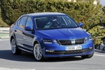 Skoda Octavia 1.0 TSI 115 CV DSG Ambition Turismo Azul Race Exterior Frontal-Lateral 5 puertas