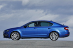 Skoda Octavia 1.0 TSI 115 CV DSG Ambition Turismo Azul Race Exterior Lateral 5 puertas
