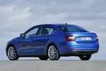 Skoda Octavia 1.0 TSI 115 CV DSG Ambition Turismo Azul Race Exterior Lateral-Posterior 5 puertas