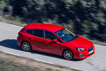 Subaru Impreza 1.6i Lineartronic Executive Turismo Pure Red Exterior Cenital-Lateral-Frontal 5 puertas