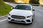 Mercedes-Benz Clase A  A 180 d AMG Line Paquete Night Turismo Blanco Polar Exterior Frontal-Lateral 5 puertas