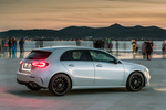 Mercedes-Benz Clase A A 200 AMG Line Paquete Night Turismo Blanco Polar Exterior Lateral-Posterior 5 puertas