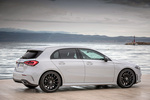 Mercedes-Benz Clase A A 200 AMG Line Paquete Night Turismo Blanco Polar Exterior Lateral-Posterior 5 puertas