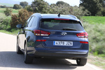 Hyundai i30 CW 1.6 CRDi 100 kW (136 CV) 7DCT CW Style Lux Turismo familiar Stargazing Blue Exterior Lateral-Posterior 5 puertas