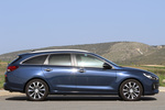 Hyundai i30 CW 1.6 CRDi 100 kW (136 CV) 7DCT CW Style Lux Turismo familiar Stargazing Blue Exterior Lateral 5 puertas