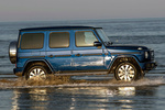 Mercedes-Benz Clase G G 500 Paquete Acero Inoxidable Exterior Todo terreno Azul Brillante Metalizado Exterior Lateral 5 puertas
