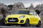 Suzuki Swift 1.4 BOOSTERJET Sport Turismo Champion Yellow Exterior Frontal-Lateral 5 puertas