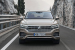 Volkswagen Touareg 3.0 V6 TDI Atmosphere Todo terreno Dorado Arena Metalizado Exterior Frontal 5 puertas