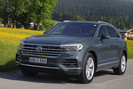Volkswagen Touareg 3.0 V6 TDI Atmosphere Todo terreno Verde Enebro Metalizado Exterior Frontal-Lateral 5 puertas