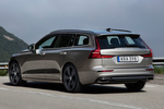 Volvo V60 T6 AWD Inscription Turismo familiar Pebble Grey Exterior Posterior-Lateral 5 puertas