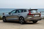 Volvo V60 T6 AWD Inscription Turismo familiar Pebble Grey Exterior Posterior-Lateral 5 puertas