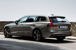 Volvo V60 T6 AWD Inscription Turismo familiar Pebble Grey Exterior Posterior-Lateral 5 puertas
