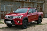 Toyota Hilux 2.4 150D 4x4 Aut Invincible (50 aniversario) Pick up Exterior Lateral-Frontal 4 puertas