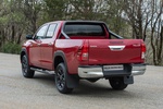 Toyota Hilux 2.4 150D 4x4 Aut Invincible (50 aniversario) Pick up Exterior Lateral-Posterior 4 puertas