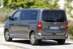Toyota Proace 2.0 D 130 kW (180 CV) Aut. Verso Family Medio High 8 plazas Veh&iacute;culo comercial Dark Falcon Exterior Posterior-Lateral 5 puertas