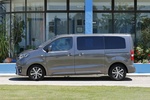 Toyota Proace 2.0 D 130 kW (180 CV) Aut. Verso Family Medio High 8 plazas Veh&iacute;culo comercial Dark Falcon Exterior Lateral 5 puertas