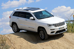 Jeep Grand Cherokee 3.0 V6 Diesel 184 kW (250 CV) Summit Todo terreno Blanco Brillante Exterior Lateral-Frontal 5 puertas
