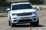 Jeep Grand Cherokee 3.0 V6 Diesel 184 kW (250 CV) Summit Todo terreno Blanco Brillante Exterior Maniobra de Esquiva 5 puertas