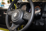 Suzuki Jimny 1.5L (102 CV) 4x4 Mode 3 Todo terreno Interior Volante 3 puertas