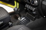 Suzuki Jimny 1.5L (102 CV) 4x4 Mode 3 Todo terreno Interior Palanca de Cambios 3 puertas
