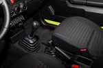 Suzuki Jimny 1.5L (102 CV) 4x4 Mode 3 Todo terreno Interior Palanca de Cambios 3 puertas