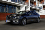 Mazda Mazda6 Gama Mazda6 Gama Mazda6 Turismo Machine Grey Exterior Frontal-Lateral 4 puertas