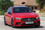Mercedes-Benz Clase A A 200 7G-DCT AMG Line Paquete Night Turismo Rojo Jupiter Exterior Lateral-Frontal 5 puertas